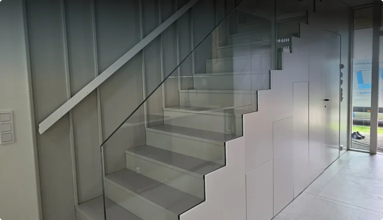 kaidelasit portaissa