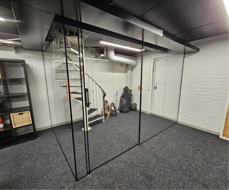 lasiliukuovet toimistoissa